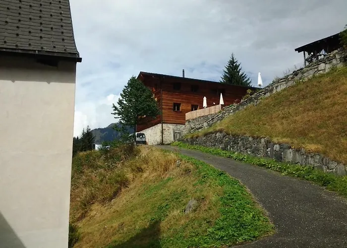 Gasthaus Heiligkreuz מלון
